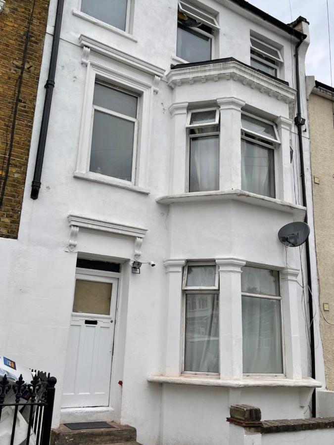 Elmdene Road Apartment London Exterior photo